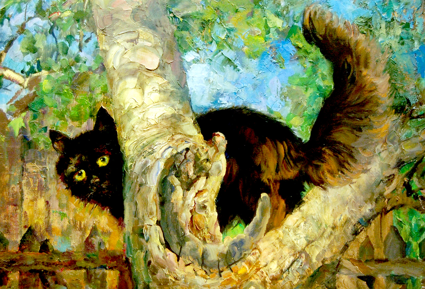 Чёрный кот на дереве
